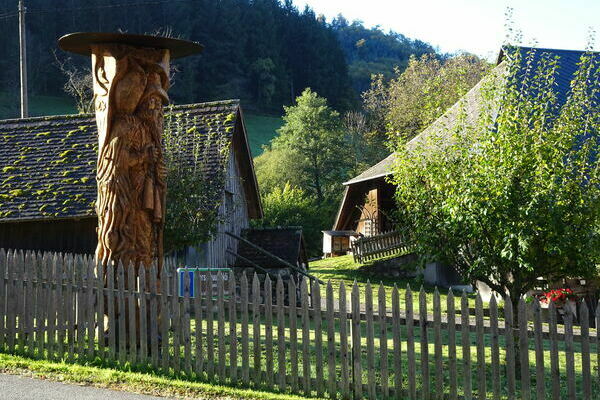 Skulptur des Hansmyerhof Heimatmuseum Buchenbach im Dreisamtal